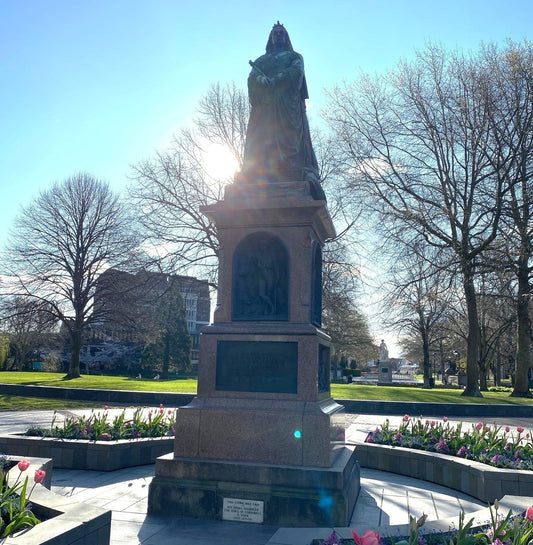 Queen Victoria Statue